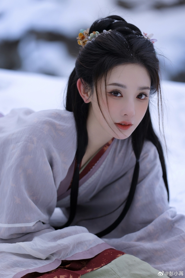 Nàng thơ Đông Cung gây sốt với tạo hình công chúa tuyết, netizen rần rần đòi trở lại đóng cổ trang - Ảnh 2.